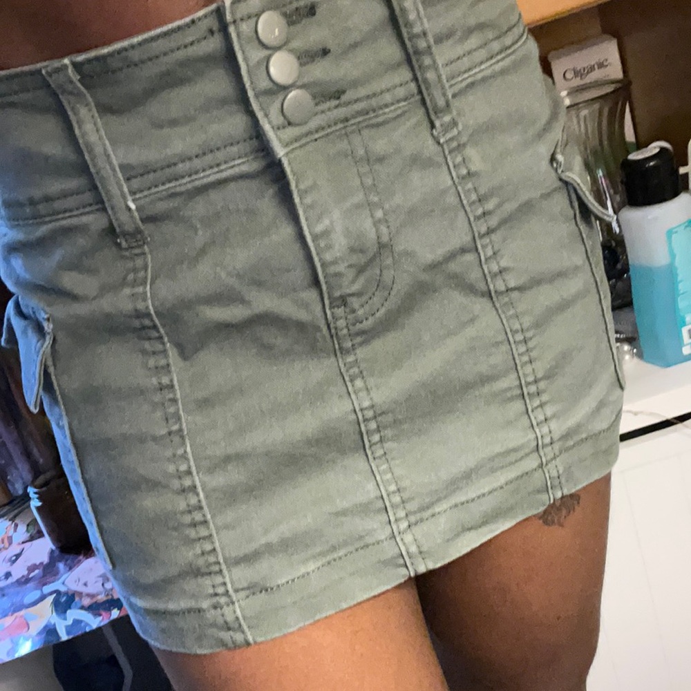 Mini skirt with pockets army green with belt loops